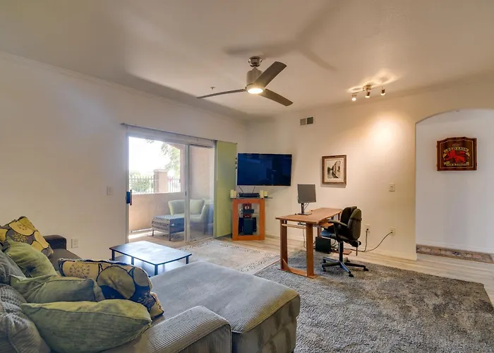Dom wakacyjny 'red Rox' W/ Patio ~ 3 Mi To Airport Phoenix